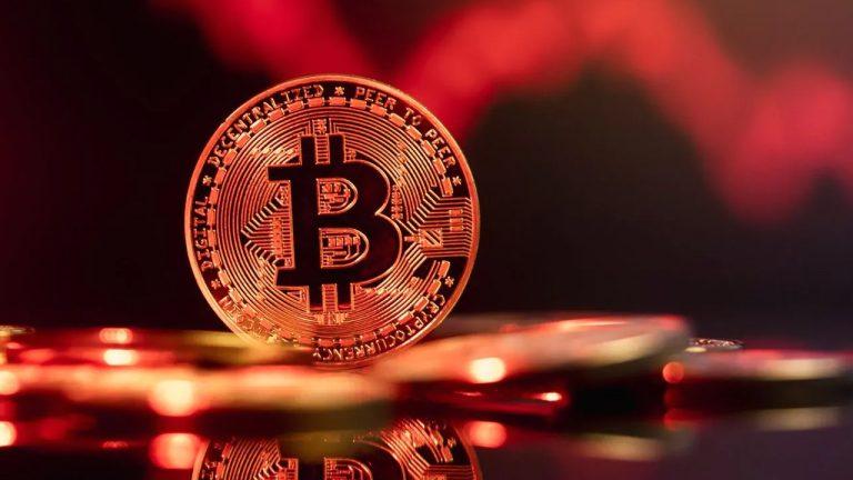 Bitcoin Drops to ,118 as Crypto Economy Shrinks by Nearly 12%