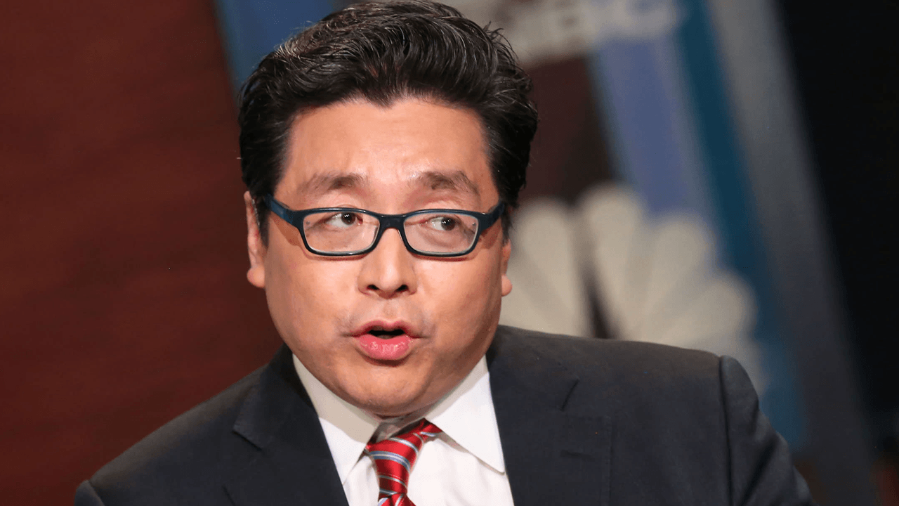 Bitcoin Surpasses 1K, Tom Lee Predicts 0K by 2025 in CNBC Interview Bitcoin Surpasses 1K, Tom Lee Predicts 0K by 2025 in CNBC Interview