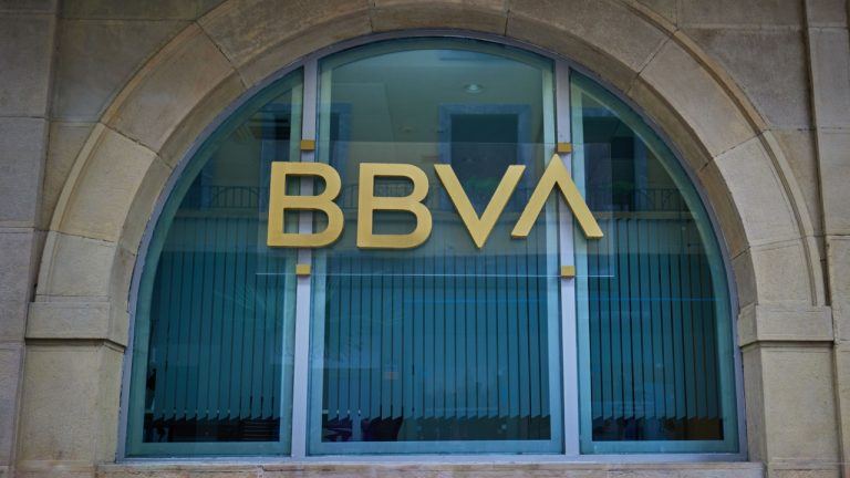 Second Largest Spanish Lender BBVA Announces BTC and ETH Trading Services Platform logo