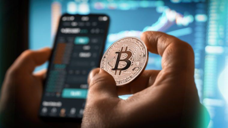 Bitcoin ETFs Start the Week With $425 Million Inflow