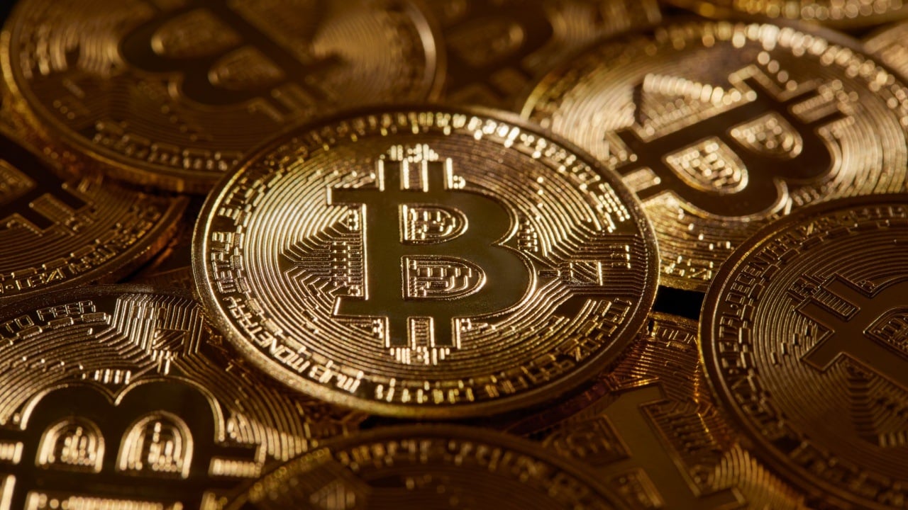 Blackrock, Fidelity, Ark 21shares Fuel $667 Million Surge in Bitcoin ETFs