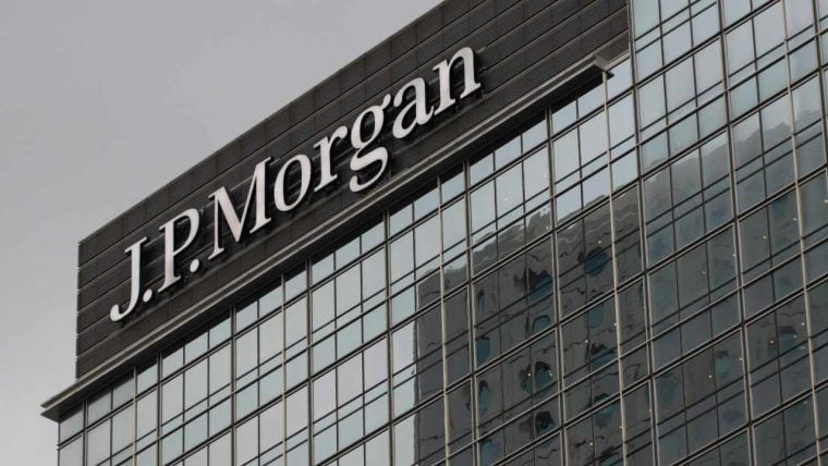 JPMorgan Predicts Bitcoin Will Outgun Gold in 2025 Supercycle Shift