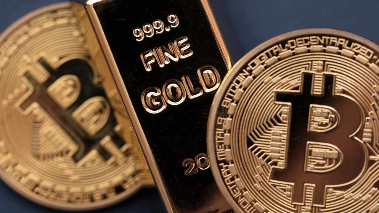 Robert Kiyosaki Backs Bitcoin Over Gold Amid ‘Biggest’ Crash Warning