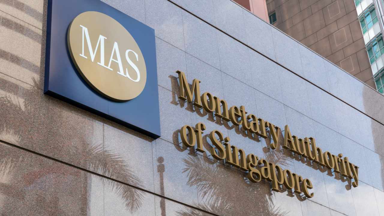 Singapore Clarifies Crypto Licensing Rules With Offshore-Only Activities Under Fire