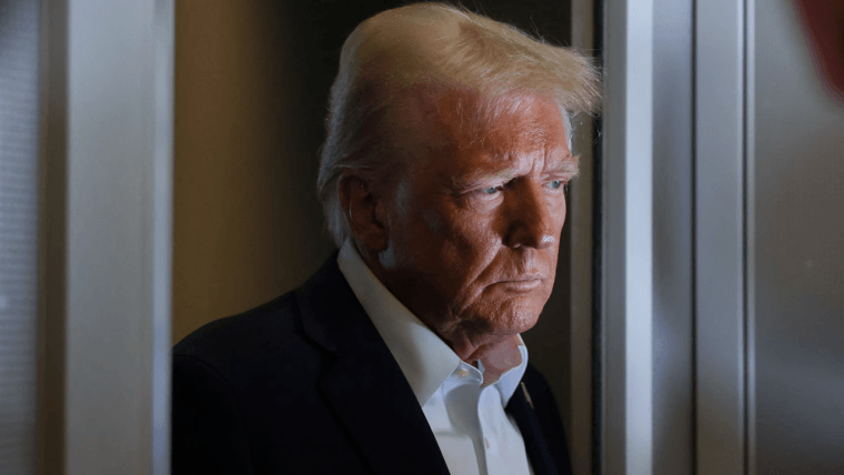 Trump Prepares to Oust Fed Boss Powell, Says New Chair Decision ‘Very Soon’