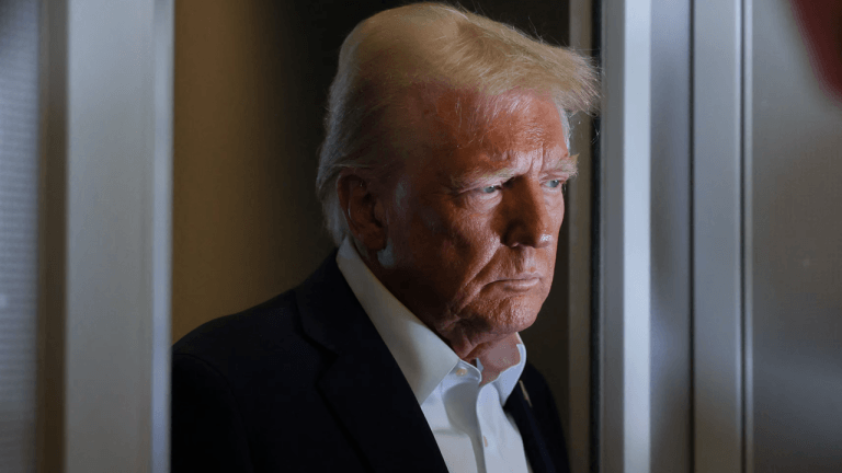 Trump Prepares to Oust Fed Boss Powell, Says New Chair Decision ‘Very Soon’