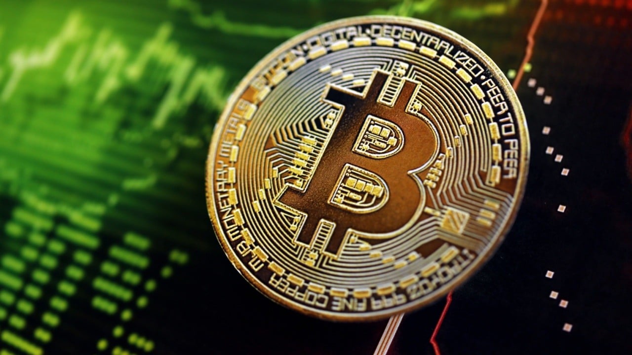 Bitcoin ETFs Log Another $1 Billion Day as Institutional Momentum Breaks Records
