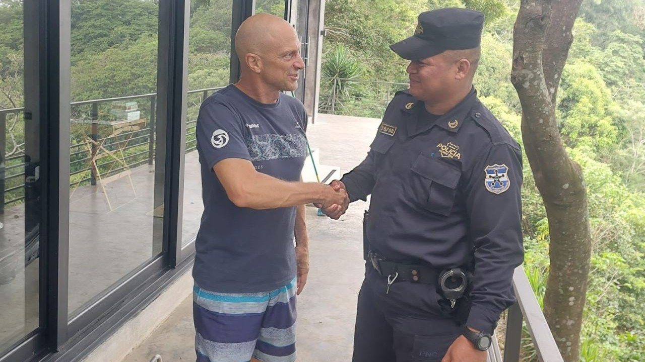 Разработчик Bitcoin Core арестован в Сальвадоре за предполагаемое оскорбление соседки Разработчик Bitcoin Core арестован в Сальвадоре за предполагаемое оскорбление соседки