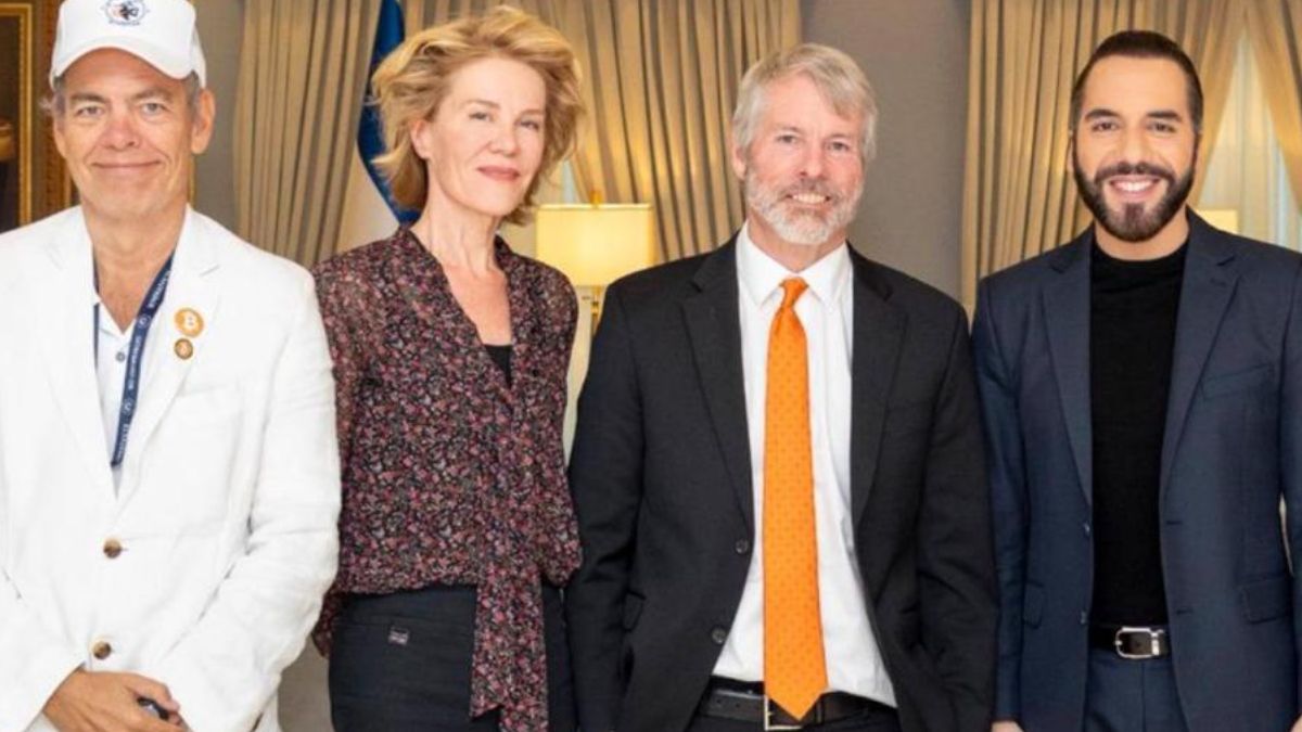 Розробник Bitcoin Core заарештований у Сальвадорі за нібито називання сусідки ‘дурною’ Розробник Bitcoin Core заарештований у Сальвадорі за нібито називання сусідки ‘дурною’