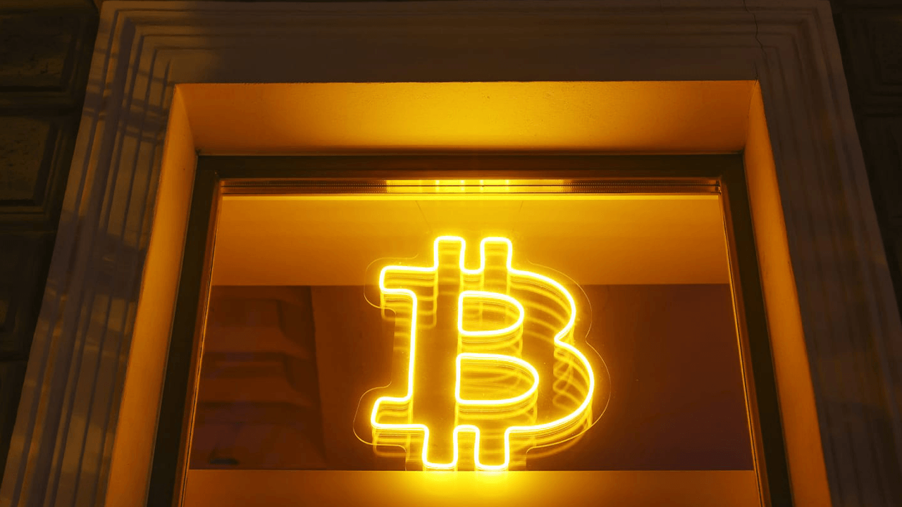 Bitcoin Price Watch: Consolidation Signals a Big Move Ahead