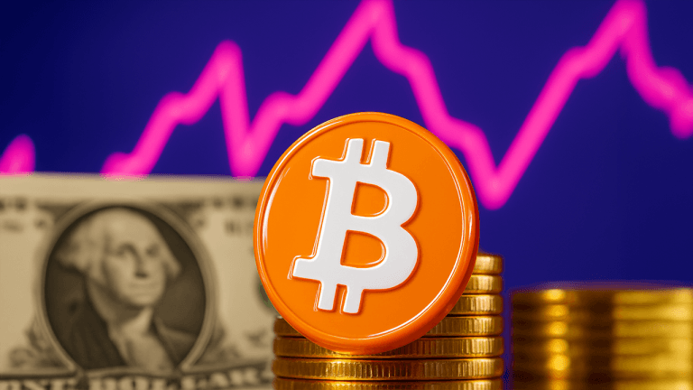 Bitcoin Price Watch: Bearish Engulfing Pattern Caps 4K Rally