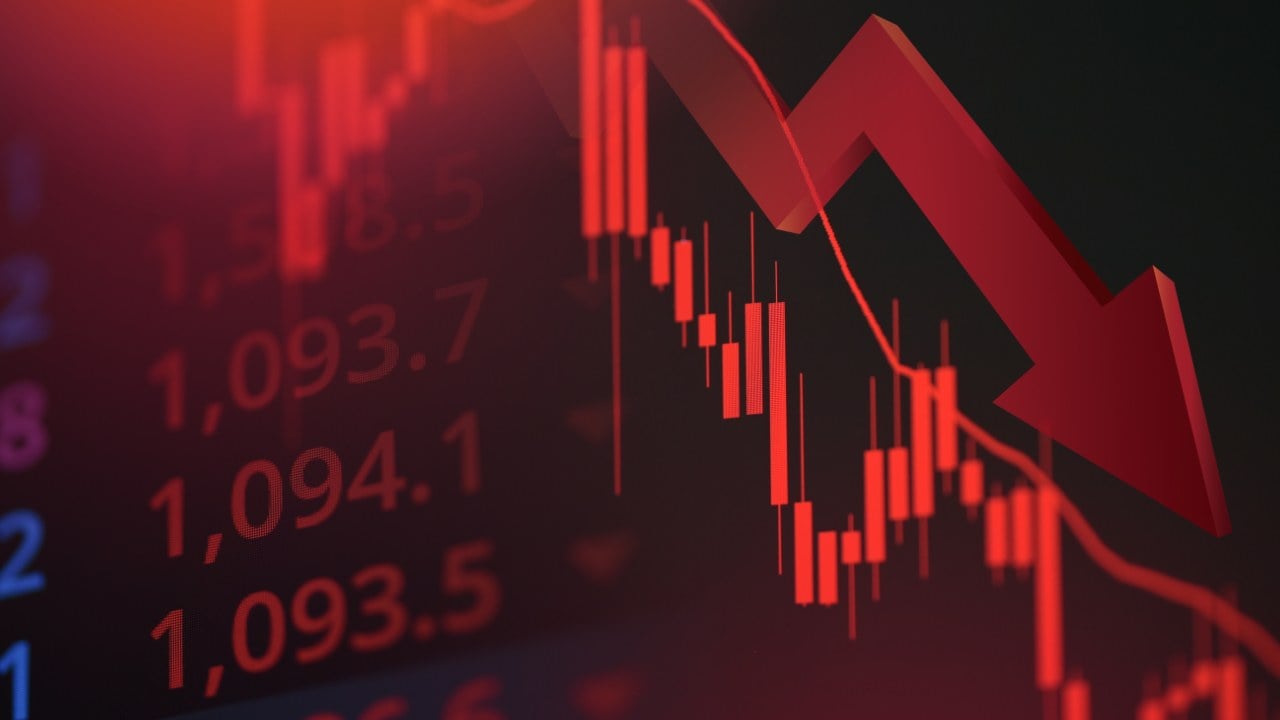 Robert Kiyosaki Warns of Massive Stock Crash, Doubles Down on Bitcoin