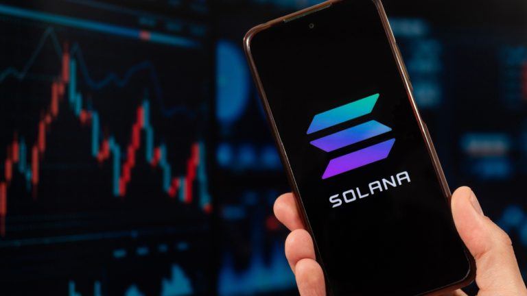 Solana Mobile Launches Seeker Smartphone, Fulfilling 150,000 Pre-Orders