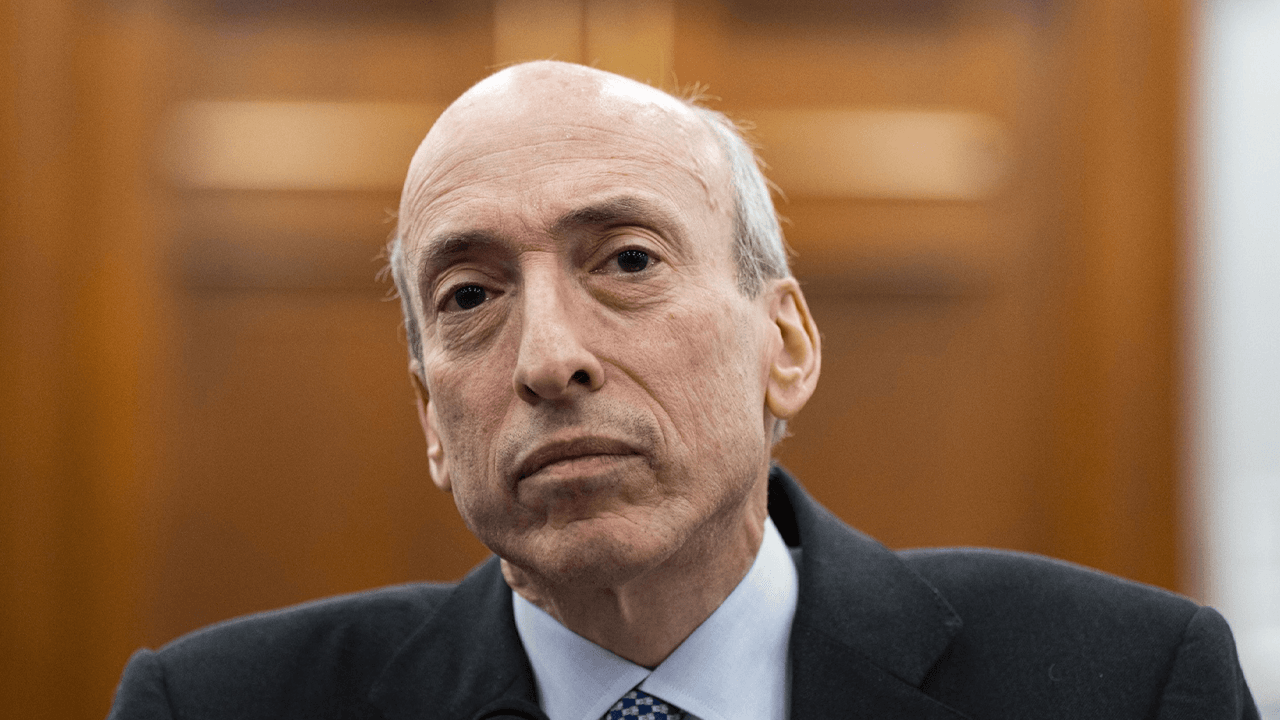 Erased Gensler Texts Ignite Crypto Backlash as SEC Watchdog Faults ‘Avoidable Errors’