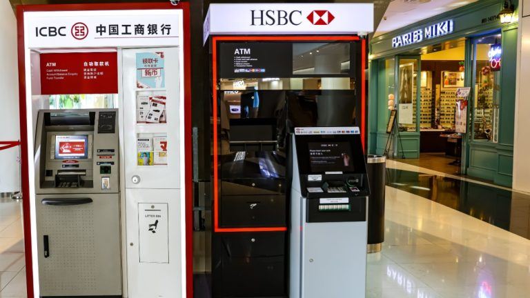 Major Banks Vie for Hong Kong’s Scarce Stablecoin Licenses — ICBC, HSBC, Standard Chartered Eye Strategic Market Entry