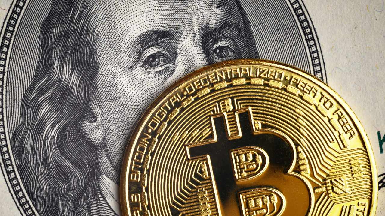 Ray Dalio Breaks Down US Dollar Decline as Crypto Strengthens Reserve Potential