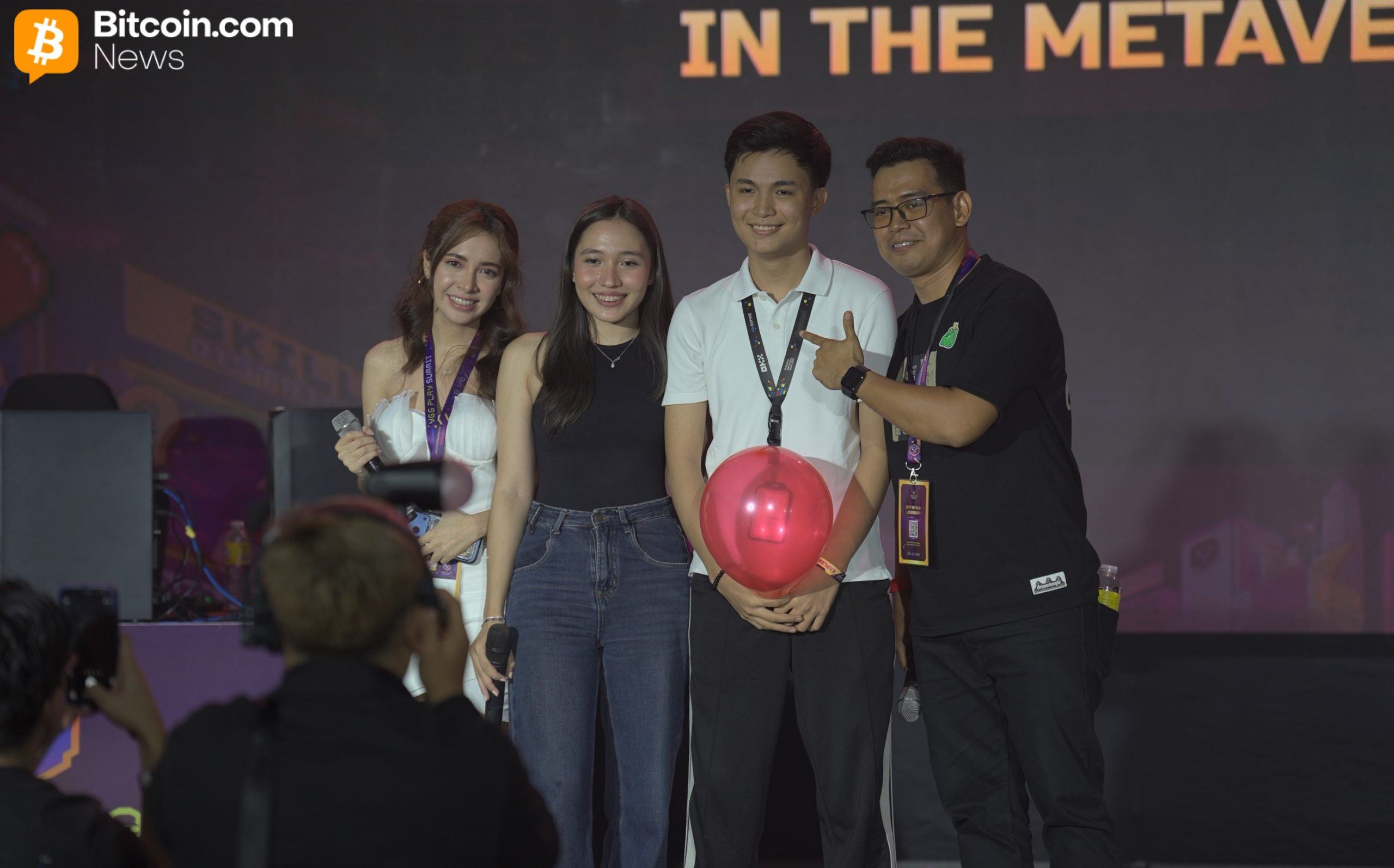 4日目のYGGプレイサミットでの群衆のハイライト、コスプレとCoins.phの‘メタバースでの恋愛’仲介アクティビティを特徴とする