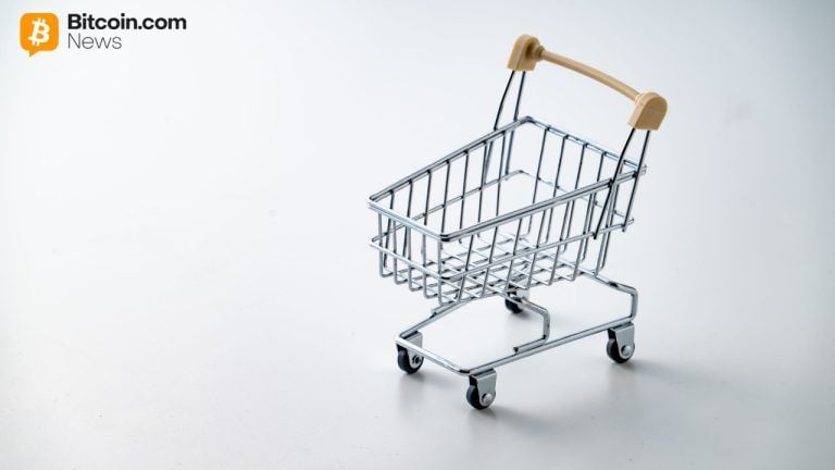 Strategy’s Michael Saylor Denies Bitcoin Sale Rumors: ‘We’re Buying’