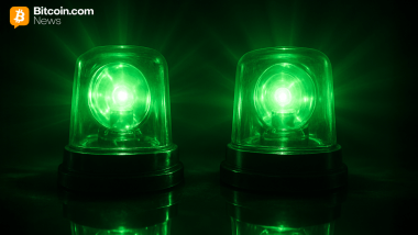 Coinbase and Korea Premiums Flash Green While Bitcoin’s December Chaos Deepens