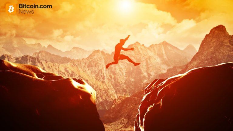 XRP and Solana ETFs Maintain Strength as Bitcoin and Ether See Outflows