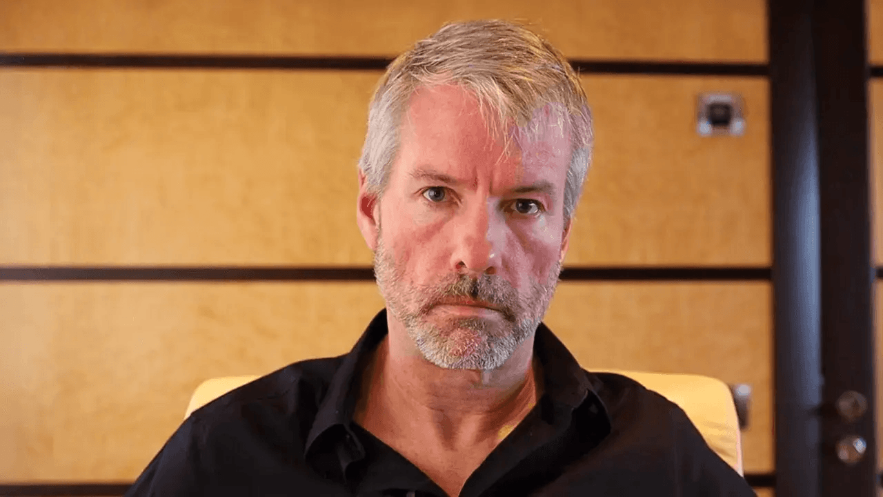 Community Clashes Over Strategy’s First Bitcoin Sale in 4 Years as MSTR Craters 7%