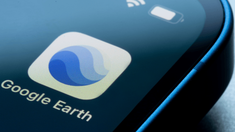Google Earth’s Hidden Flight Simulator Is Now Playable in Web Browsers