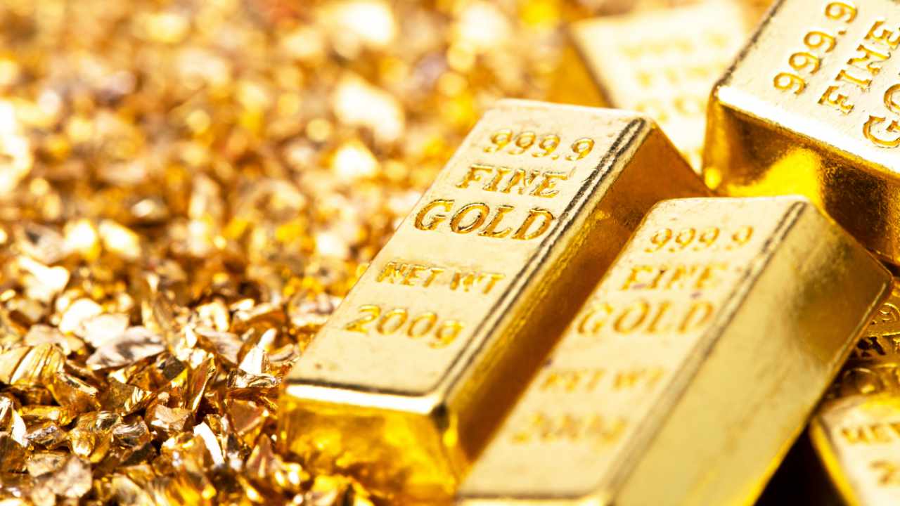 Robert Kiyosaki Calls Gold Price Drop ‘Great News,’ Plans to Buy More