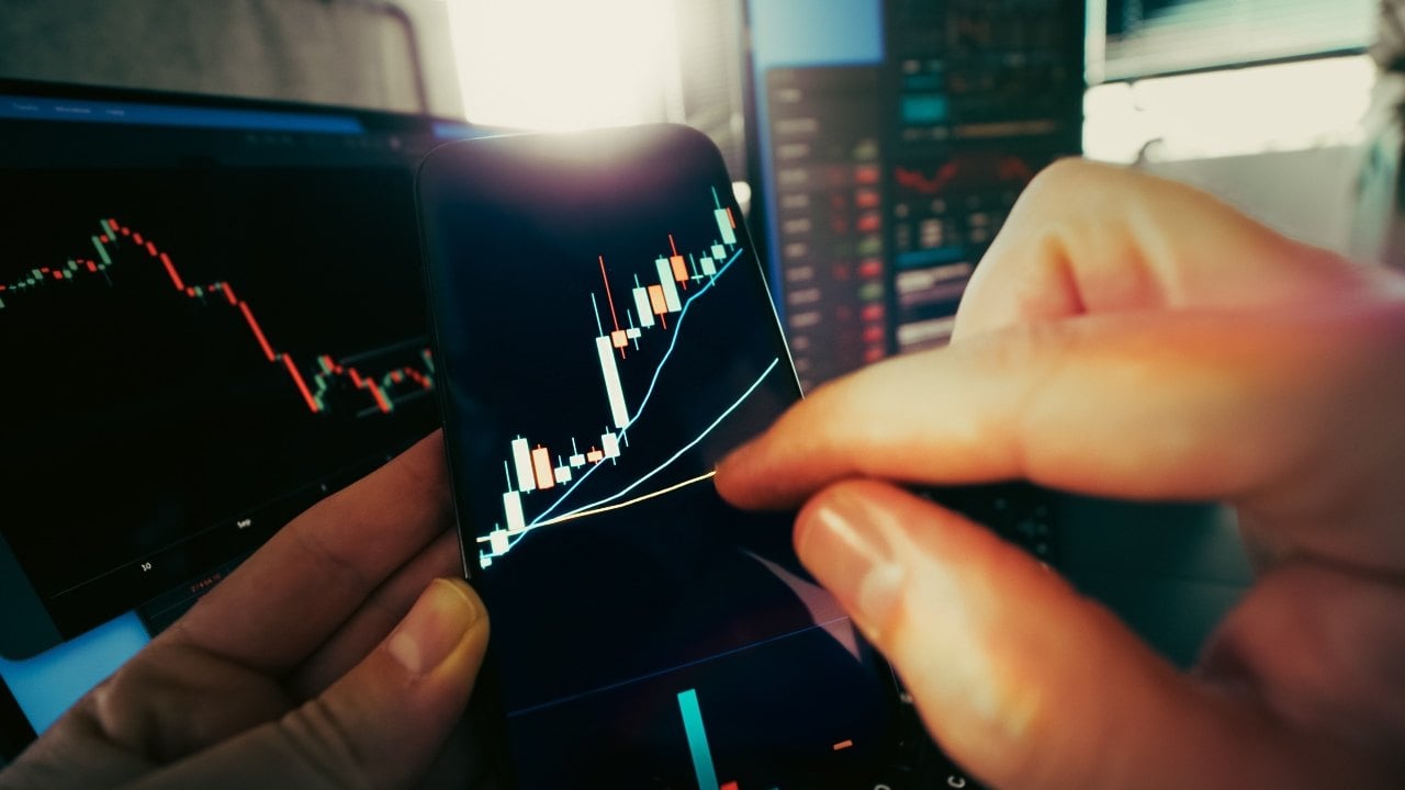 Dexe Slides 10% From $48.91 Peak as Traders Question Whether Its Rally Can Hold