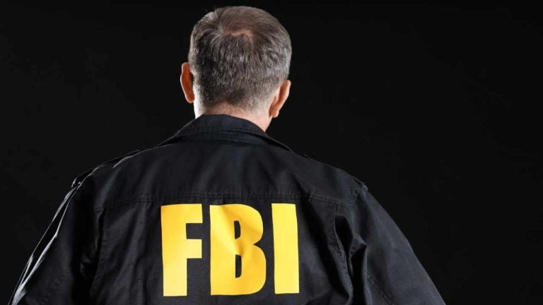 FBI Warns Scammers Use AI and Fake Sites in Crypto Fraud