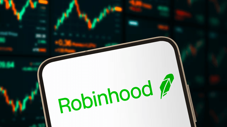Bitcoin Hits Resistance as Robinhood Gains Momentum