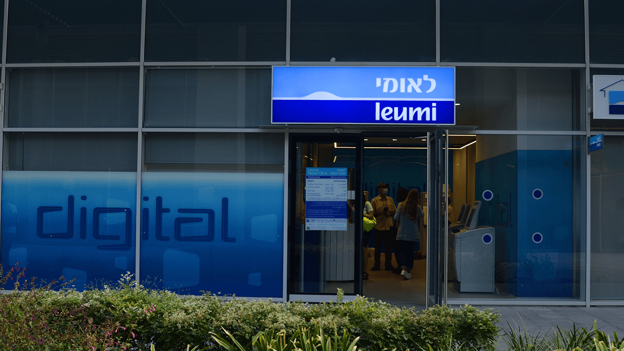 Israel’s Oldest Bank Bets Big on Bitcoin, Ether and Solana Trading
