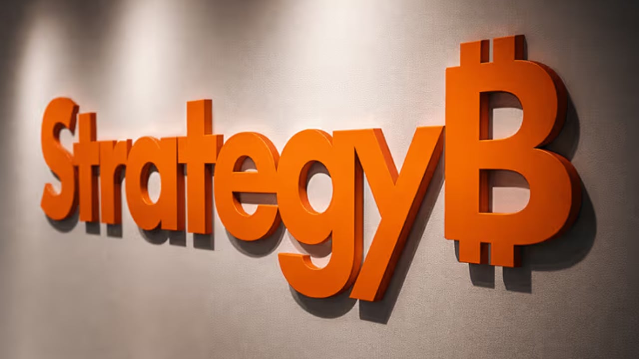 Strategy Says MSTR Beat Bitcoin in Every Four-Year Holding Period