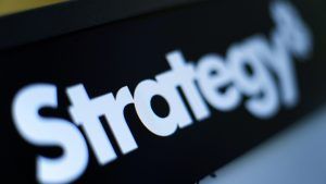 Strategy Holds Bitcoin at 840,447 BTC as Cash Reserve Hits $4.8B Strategy Holds Bitcoin at 840,447 BTC as Cash Reserve Hits $4.8B