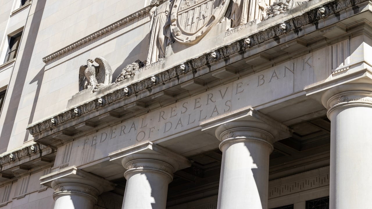Tokenization Threatens Deposit Stability, Dallas Fed Researchers Warn