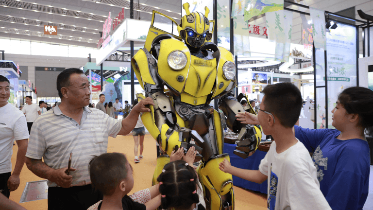 A Chinese Humanoid-Robot Maker’s Shanghai IPO Surged About 500% After a New “Superman” Demo