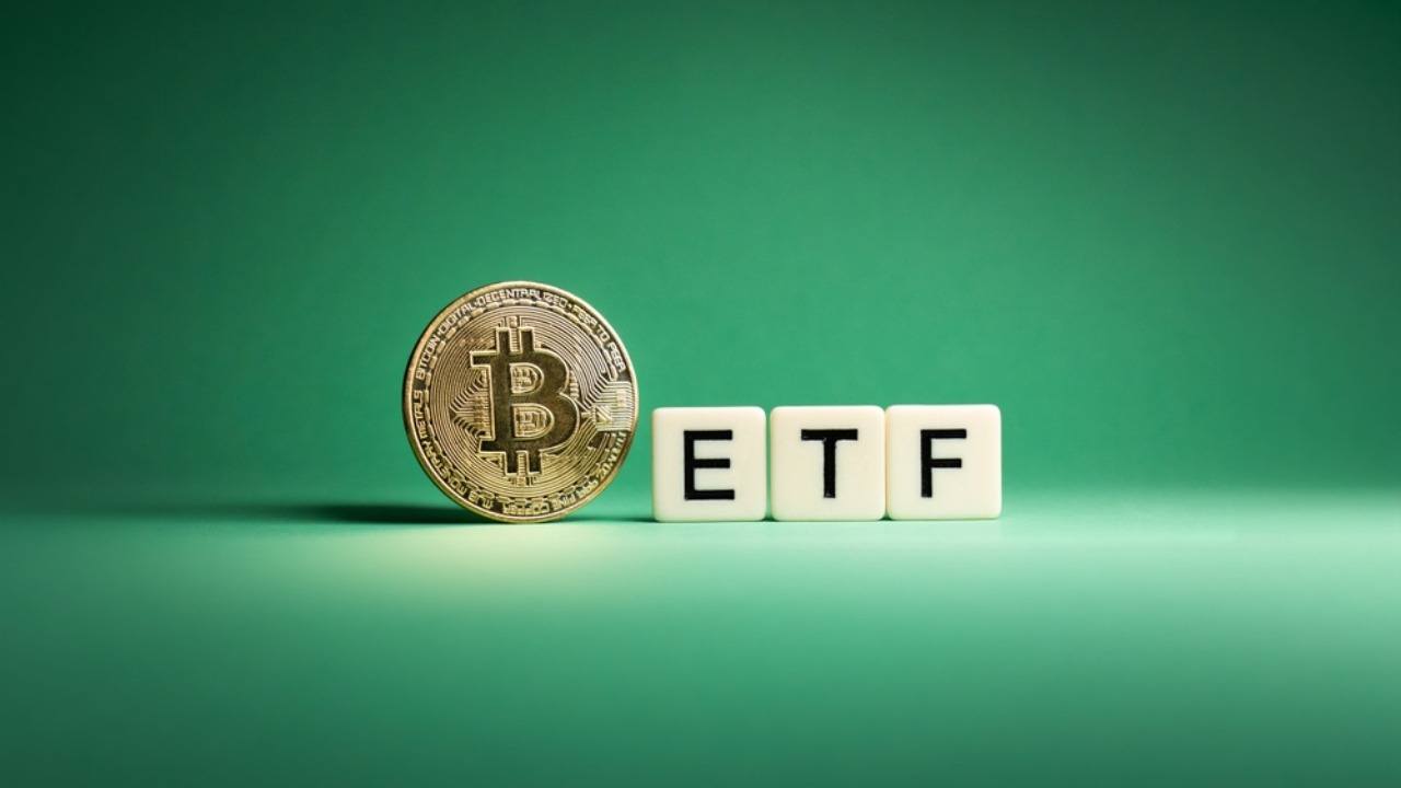 Bitcoin ETFs Attract $101M in Inflows as Altcoin Funds See Outflows
