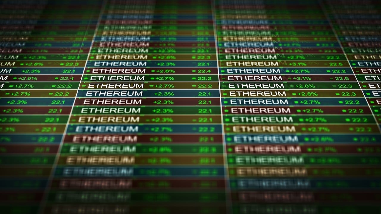 Weekly Review: Trump-Linked MSTR Trades, Coinbase IPO Access, and Polymarket Fraud Scrutiny