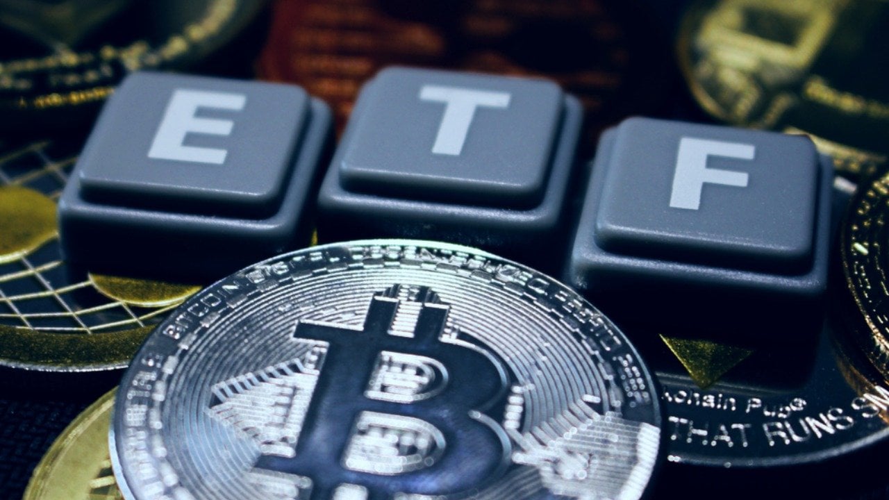 Bitcoin and Ether ETFs Post $648M in Combined Outflows Amid Broad Institutional Selling