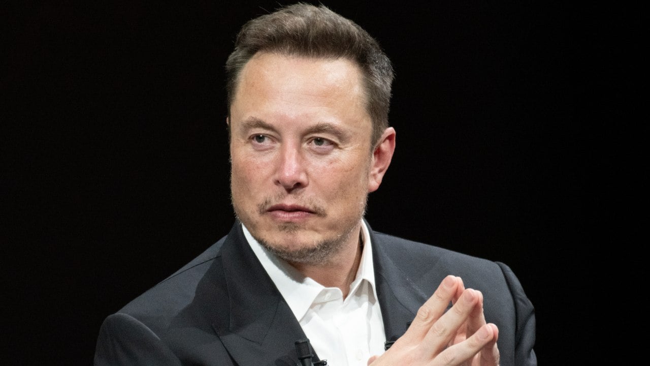 Musk Sees SpaceX Worth Far More Than Earth’s Economy; Saylor Is Bullish